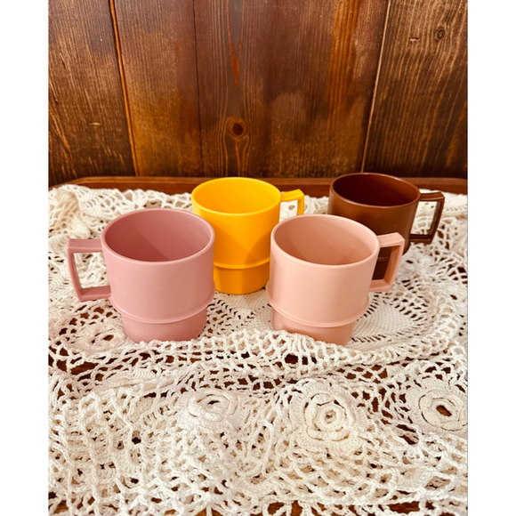 Vintage Tupperware Coffee Mug Stackable Multi-Mug Set Of 4 1970s Retro Drinkware - Picture 9 of 9